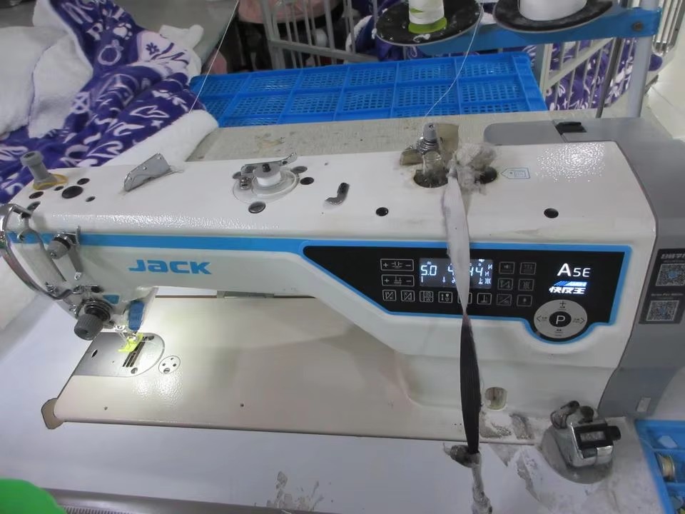 Flat sewing machine